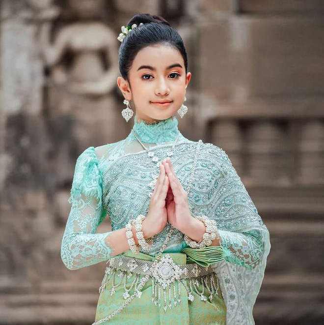 Tiểu công chúa của Hoàng gia Campuchia: Nhan sắc lai xinh xắn cùng bảng thành tích được ví như 'quốc bảo' - Ảnh 12