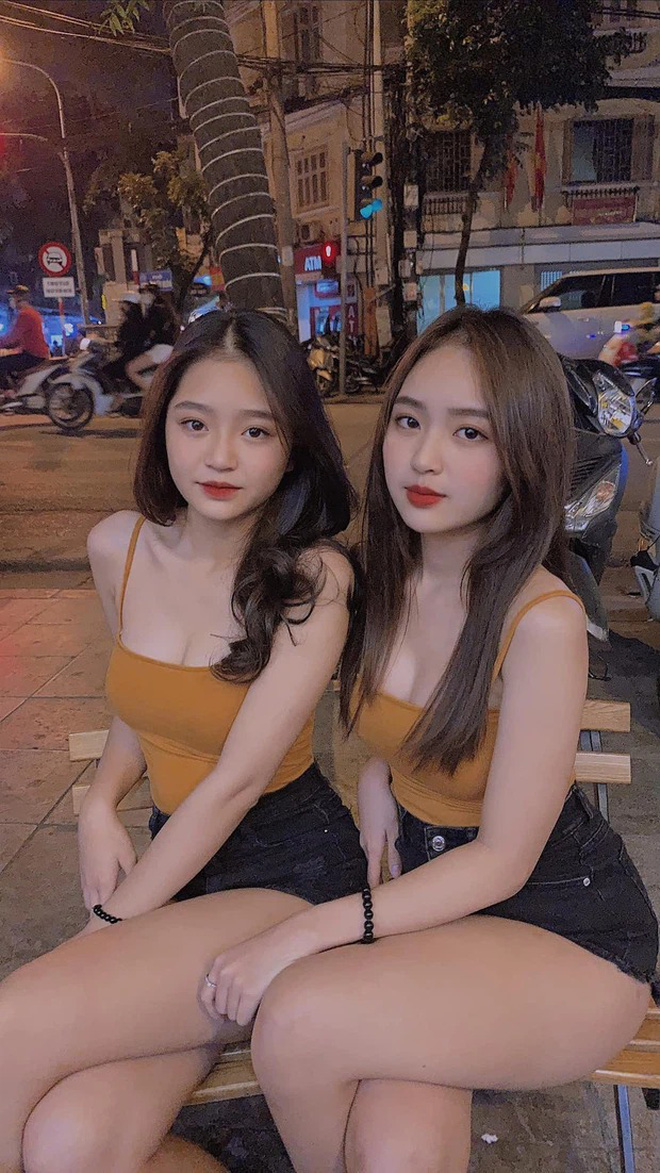 Phương An mang đến cho bạn một tiếng nổ tuyệt vời từ trung tâm thị trấn Phương Anh và em gái Phương Uyên gây xôn xao mạng xã hội Trung Quốc bởi nhan sắc nổi bật.