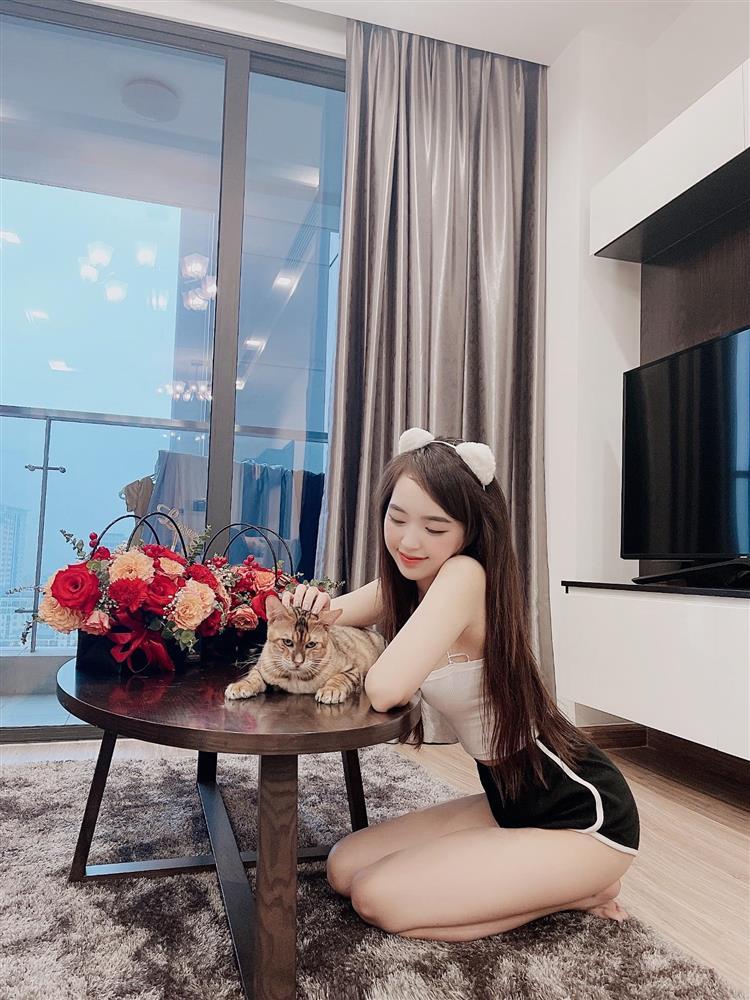 Tôi có người nhà tham dự con gái nhưng giàu tiền. Cô đã kết hôn và có con, nhưng giữ bí mật.