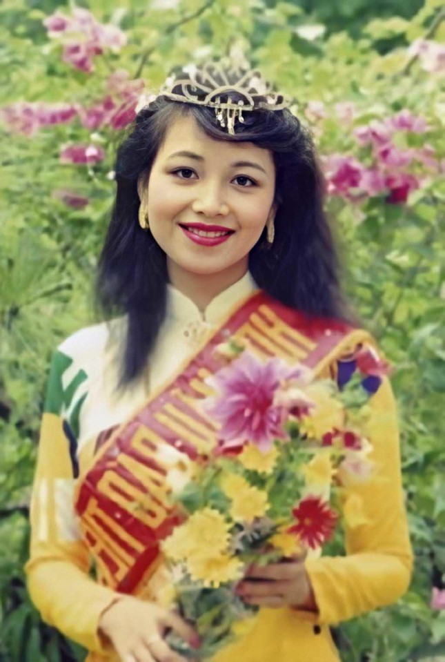Nhan sắc U60 trẻ trung khó tin của Hoa hậu Việt Nam từng lập kỷ lục Guiness - Ảnh 1