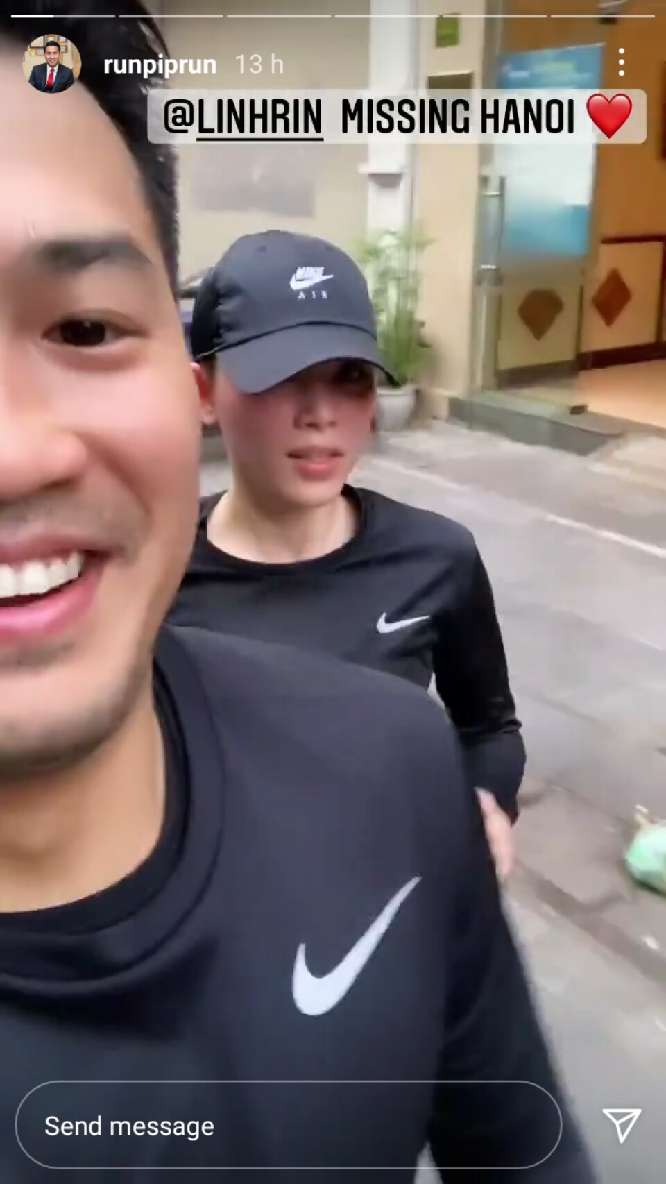 Phillip Nguyễn đăng clip chạy bộ cùng Linh Rin, lộ luôn mặt mộc của bạn gái - Ảnh 1