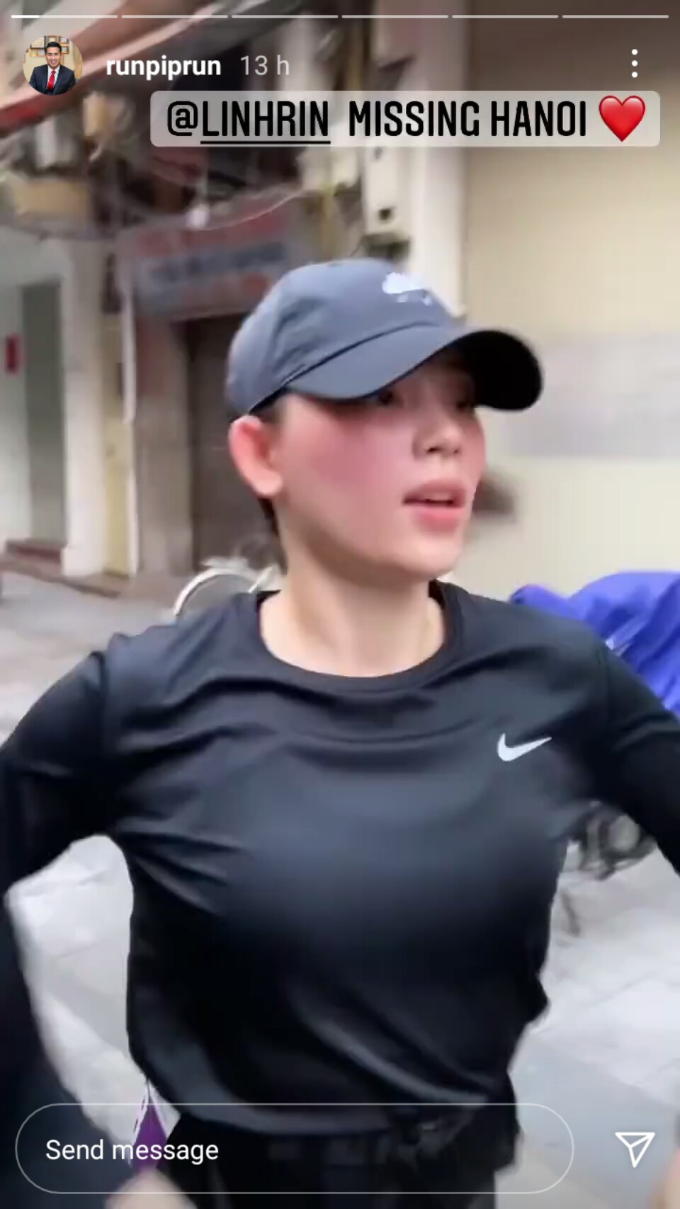 Phillip Nguyễn đăng clip chạy bộ cùng Linh Rin, lộ luôn mặt mộc của bạn gái - Ảnh 2