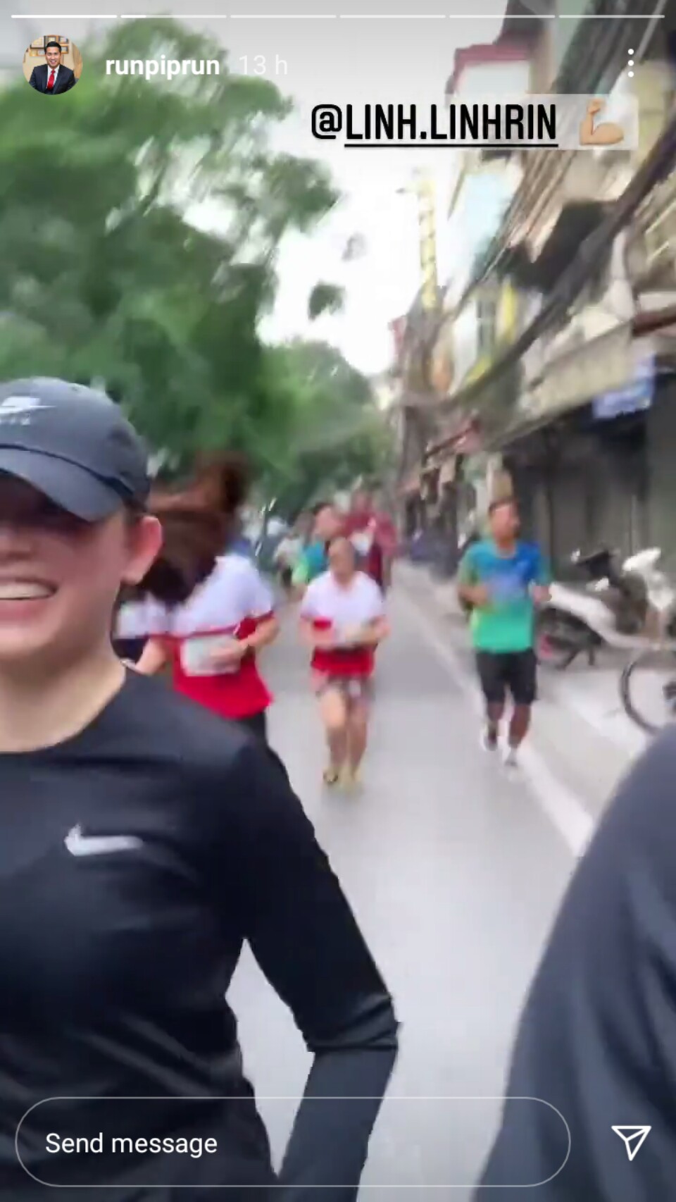 Phillip Nguyễn đăng clip chạy bộ cùng Linh Rin, lộ luôn mặt mộc của bạn gái - Ảnh 5