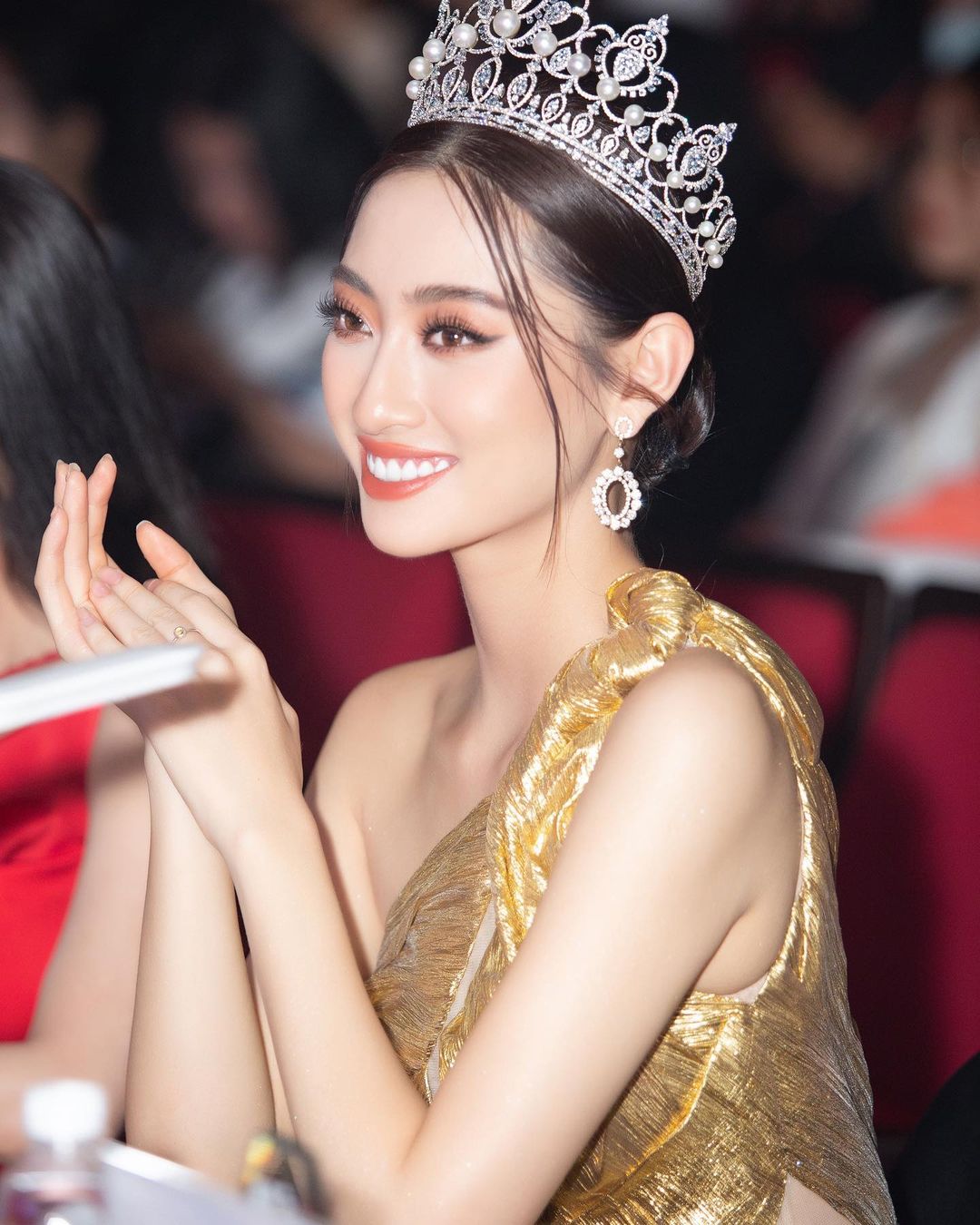 Lương Thùy Linh lên tiếng về tin đồn mua giải Hoa hậu, nhờ mẹ để có profile toàn điểm cao - Ảnh 2
