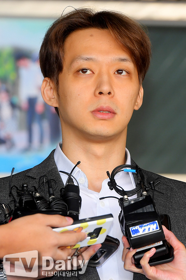  Park Yoochun bị công ty kiện vì tự ý ký hợp đồng riêng, lén dùng thẻ công - Ảnh 1