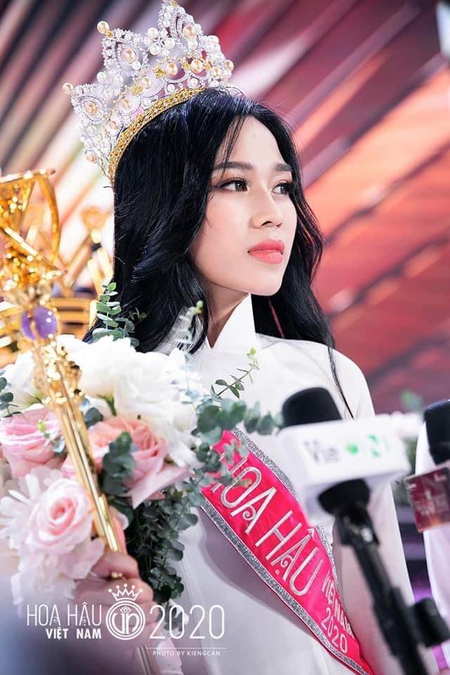 Nhìn lại loạt khoảnh khắc đăng quang của Hoa hậu Đỗ Thị Hà gần 1 năm trước - Ảnh 7