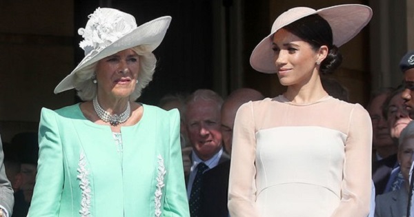 Meghan từng có hành động kiêu ngạo khiến mẹ chồng kế uất ức