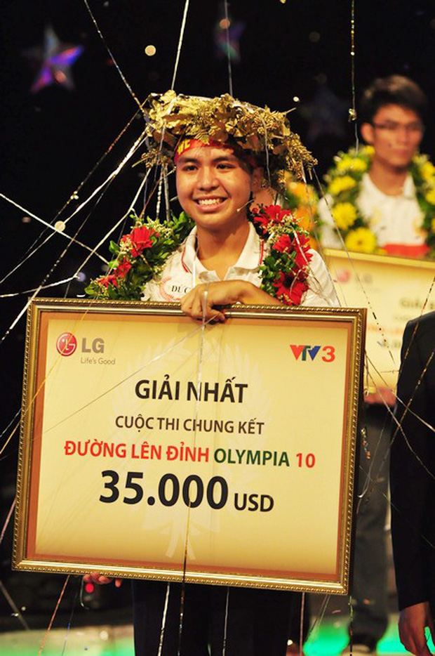 Nhà vô địch Olympia sau 11 năm bất ngờ tái xuất bên cô giáo Vật lý Thanh Nga - Ảnh 4