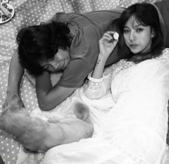 Lee Hyori tung ảnh chưa từng công bố nhân dịp kỷ niệm 8 năm ngày cưới - Ảnh 1