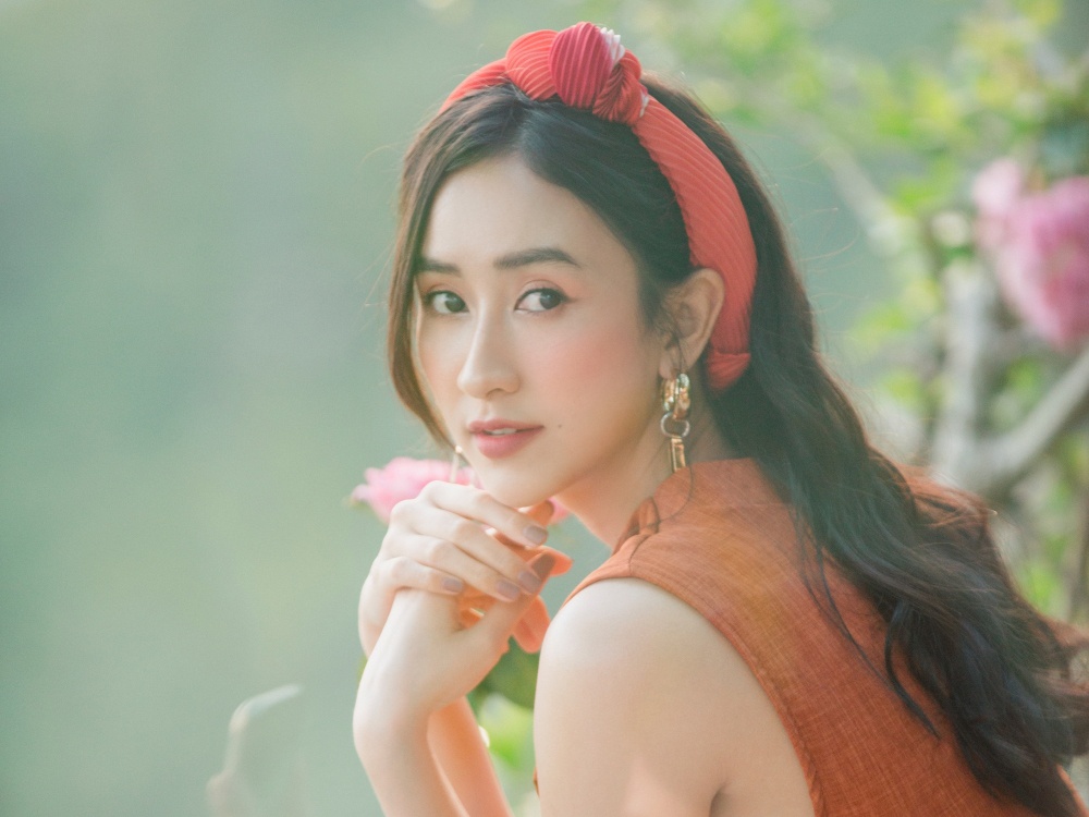 Những Hoa hậu, Á hậu của showbiz Việt có tài ca hát: Bất ngờ nhất là Nam Em - Ảnh 7