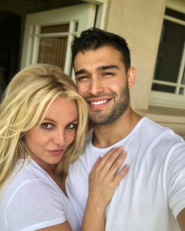 Britney Spears đính hôn với bạn trai kém 13 tuổi  - Ảnh 3