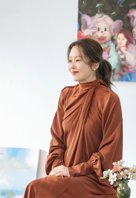 Nữ diễn viên Go Hyun Jung tái xuất màn ảnh ở tuổi 50 - Ảnh 4