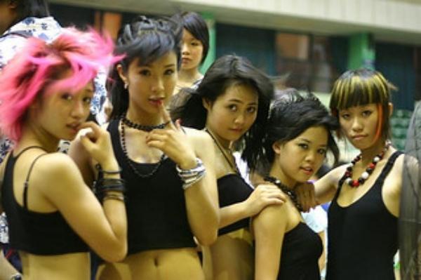 Hình ảnh khác lạ của hotmom Diệp Lâm Anh thời nhảy hiphop nhóm Big Toe - Ảnh 8