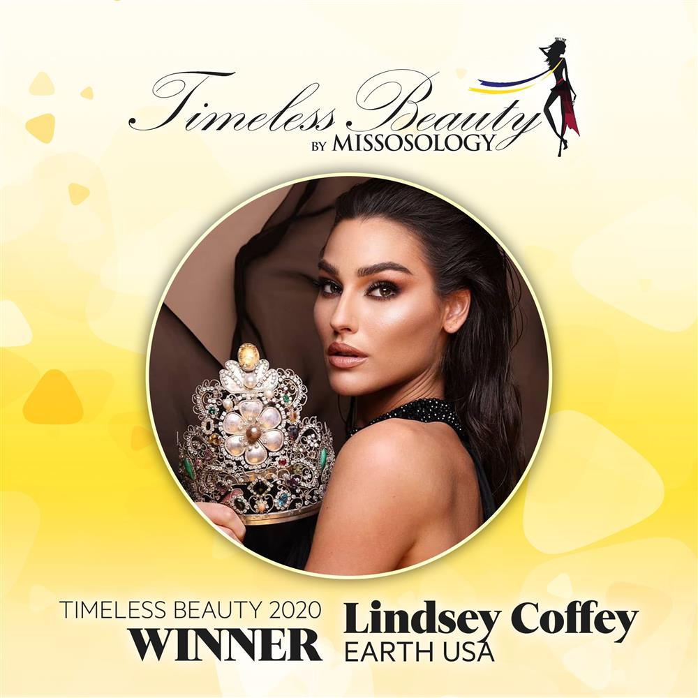 Cuộc bầu chọn Timeless Beauty 2020 của chuyên trang Missosology vừa kết thúc. Lindsey Coffey, người Mỹ, chủ nhân vương miện Hoa hậu Trái đất 2020 là người giành chiến thắng.