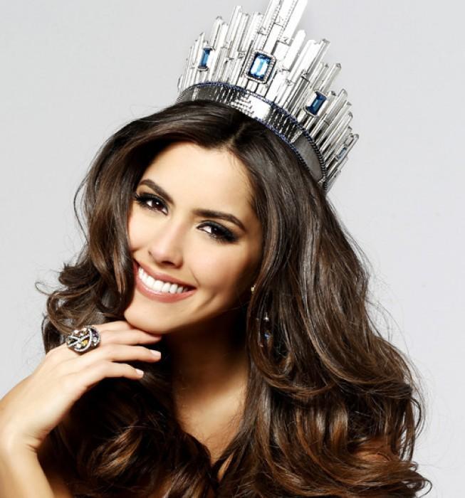 Hoa hậu đẹp nhất thế giới 2014 - Paulina Vega (Colombia), cô là Hoa hậu Hoàn vũ 2014.