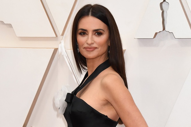 Penelope Cruz thắng giải Nữ diễn viên xuất sắc tại LHP Venice - Ảnh 2