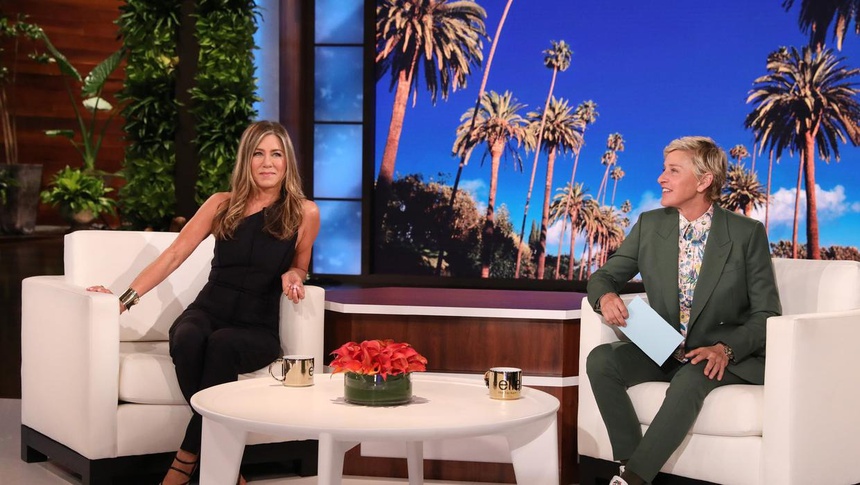 Vợ cũ Brad Pitt - Jennifer Aniston - bật khóc trên truyền hình - Ảnh 4