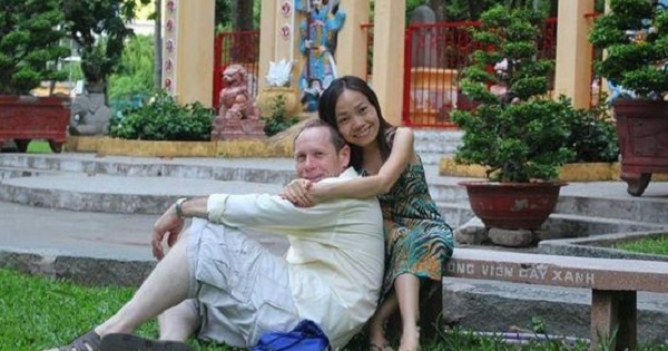 Chuyện tình cổ tích của cô gái Việt cao 1m27 lấy chồng người Mỹ là chủ tiệm ô tô