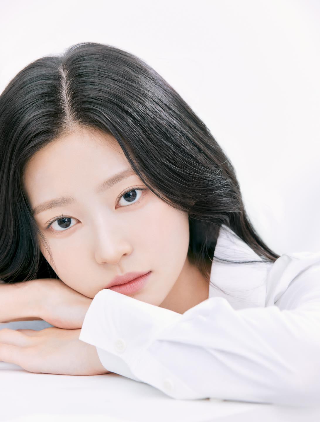 'Bản sao Tzuyu' Kim Min Ju tung bộ ảnh profile đơn giản mà đẹp xuất thần - Ảnh 7