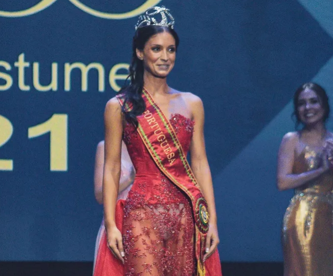 Ngoại hình tân Hoa hậu Bồ Đào Nha dậy sóng MXH khi đặt cạnh Đỗ Thị Hà - Ảnh 2