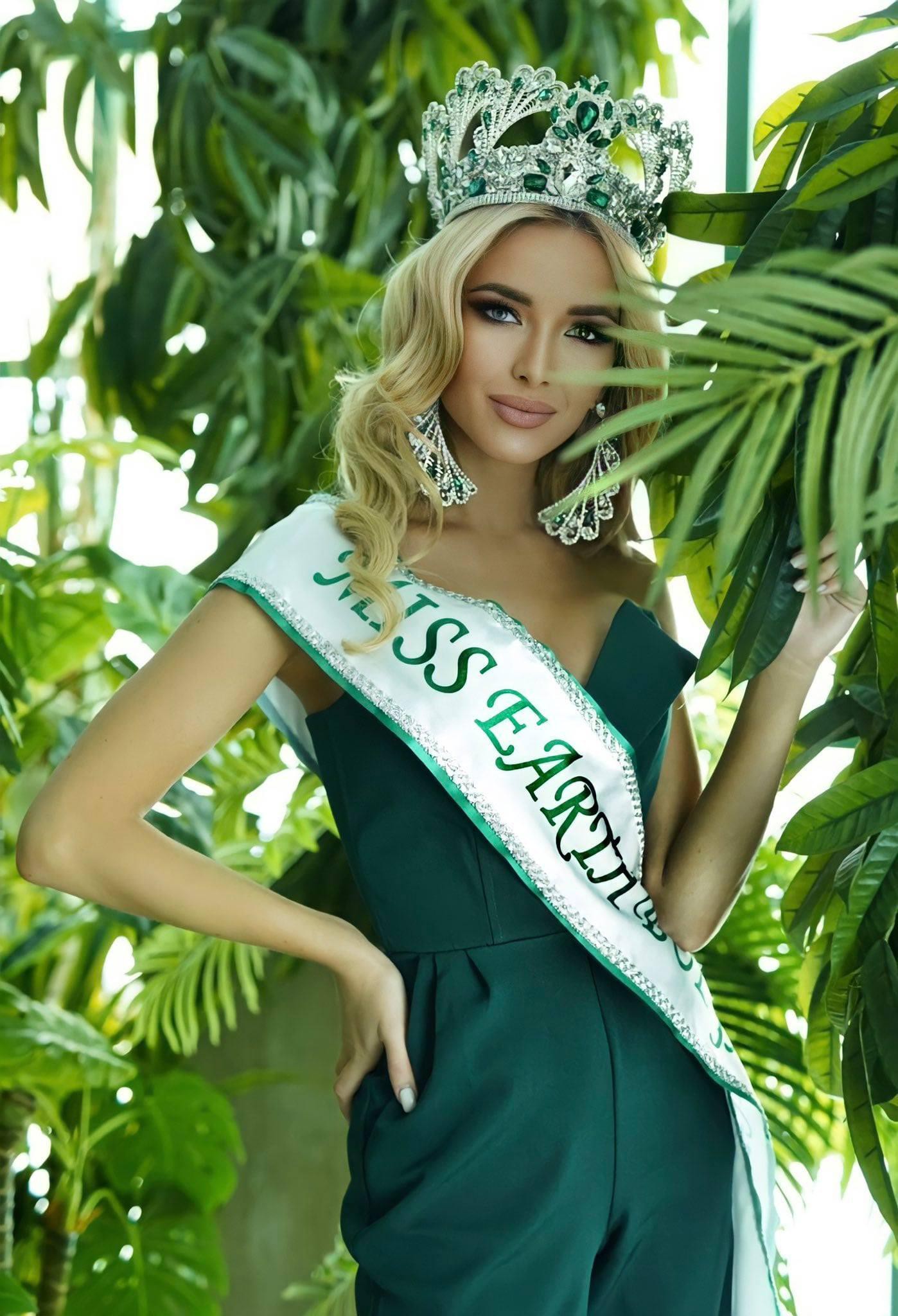 Vẻ đẹp 'không tỳ vết' của Tân Hoa hậu Trái đất Bulgaria Yulia Pavlikova - Ảnh 11