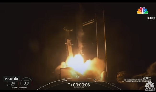 Elon Musk phóng tàu vũ trụ đưa 4 người thường du lịch không gian 3 ngày - Ảnh 1