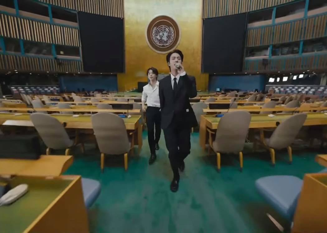 BTS phát biểu tại trụ sở Liên Hiệp Quốc cùng màn biểu diễn hit đầy mãn nhãn - Ảnh 12
