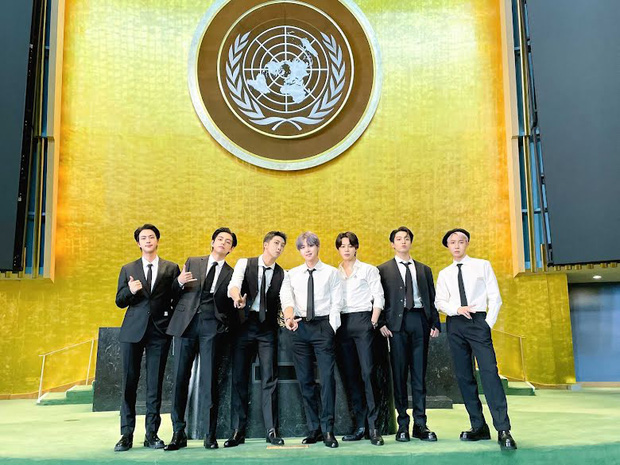 BTS phát biểu tại trụ sở Liên Hiệp Quốc cùng màn biểu diễn hit đầy mãn nhãn - Ảnh 1