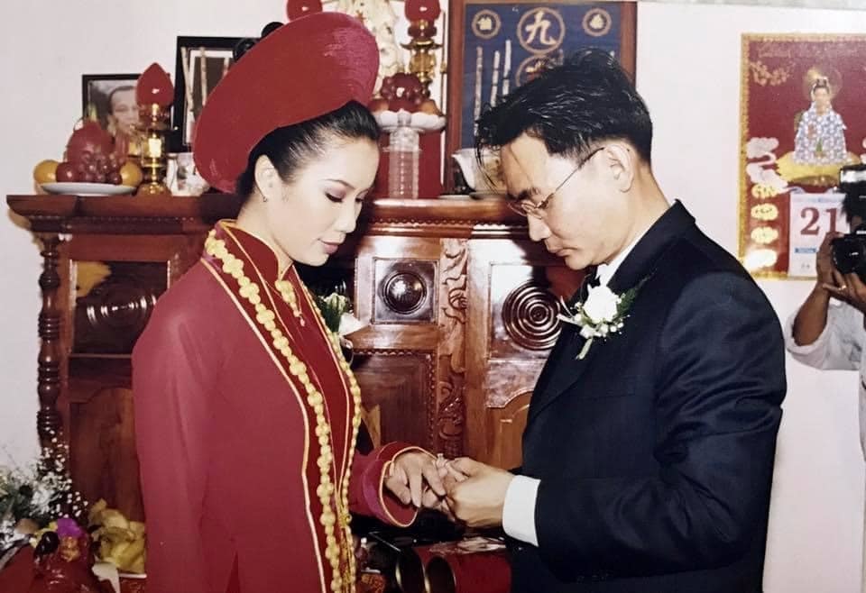 Trịnh Kim Chi tung ảnh cưới 21 năm trước, nhan sắc lộng lẫy chuẩn Á hậu VN - Ảnh 1