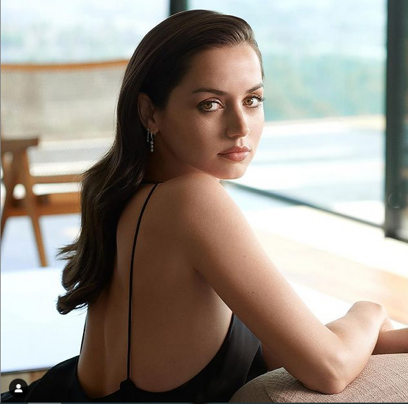 Hậu chia tay Ben Affleck, 'Bond girl' Ana de Armas hạnh phúc bên CEO Tinder - Ảnh 5
