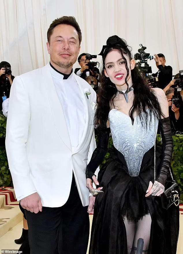 Tỷ phú Elon Musk chia tay ca sĩ Grimes sau 3 năm bên nhau, có 1 con chung - Ảnh 1