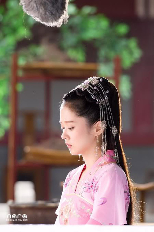 Nhan sắc mỹ nhân Hàn trong tạo hình phim cổ trang Trung Quốc: Jang Na Ra xinh xắn, Kim Tae Hee đẹp mê hoặc - Ảnh 2