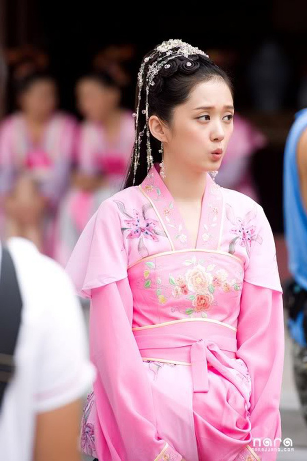 Nhan sắc mỹ nhân Hàn trong tạo hình phim cổ trang Trung Quốc: Jang Na Ra xinh xắn, Kim Tae Hee đẹp mê hoặc - Ảnh 3