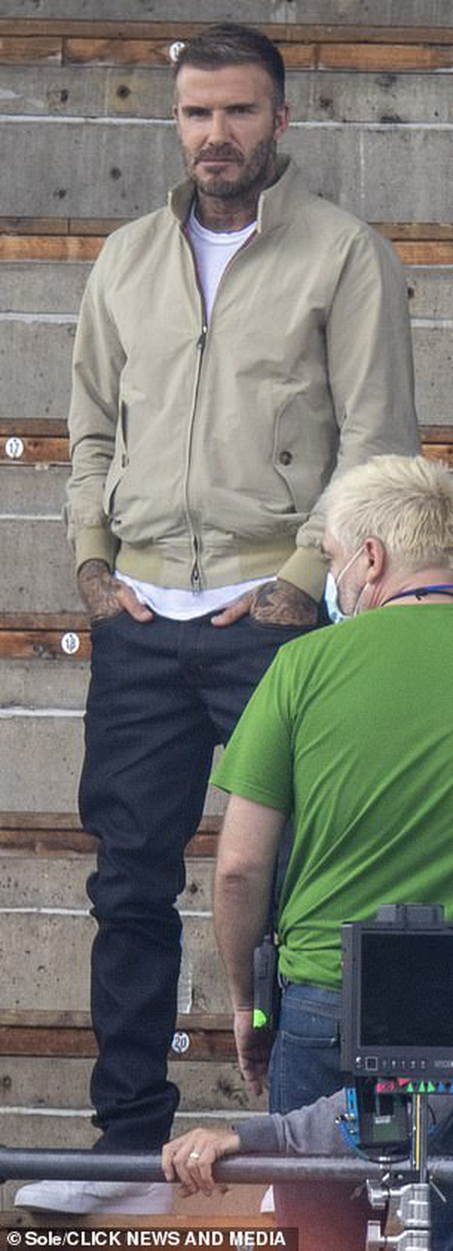 David Beckham bị chụp ảnh chất lượng thấp nhưng nhan sắc 'chất lượng cao' - Ảnh 4