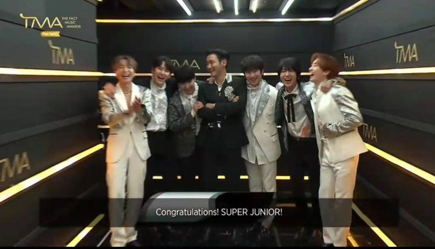 Super Junior thắng giải Worldwide Icon Award (Biểu tượng toàn cầu).