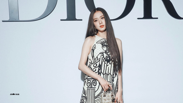 Jisoo BLACKPINK được CEO Dior cam kết sẽ 'chống lưng' nếu bị YG sa thải - Ảnh 1