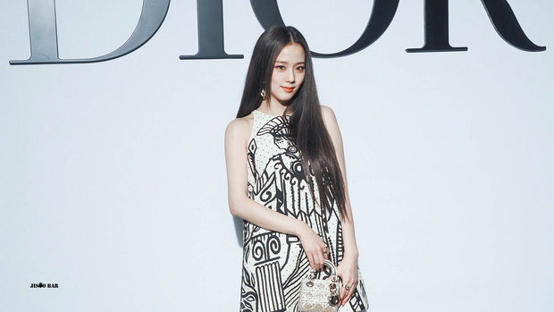 Jisoo BLACKPINK được CEO Dior cam kết sẽ 'chống lưng' nếu bị YG sa thải - Ảnh 4