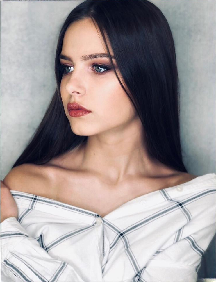 Vẻ đẹp tựa thiên thần của nữ sinh 19 tuổi đăng quang Hoa hậu Trái đất Nga - Ảnh 5