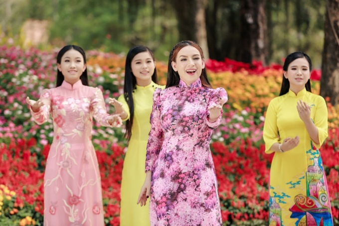 3 con gái nuôi xinh đẹp, nổi tiếng của Phi Nhung.