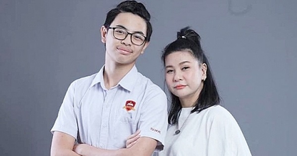 Mẹ nói về rủi ro khi làm từ thiện, con trai Cát Phượng trả lời gì mà được khen hết lời?