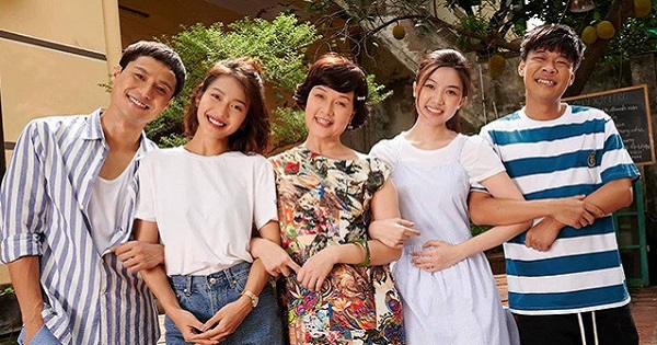 11 tháng 5 ngày cho Hương vị tình thân "ngửi khói", thống trị rating phim truyền hình Việt