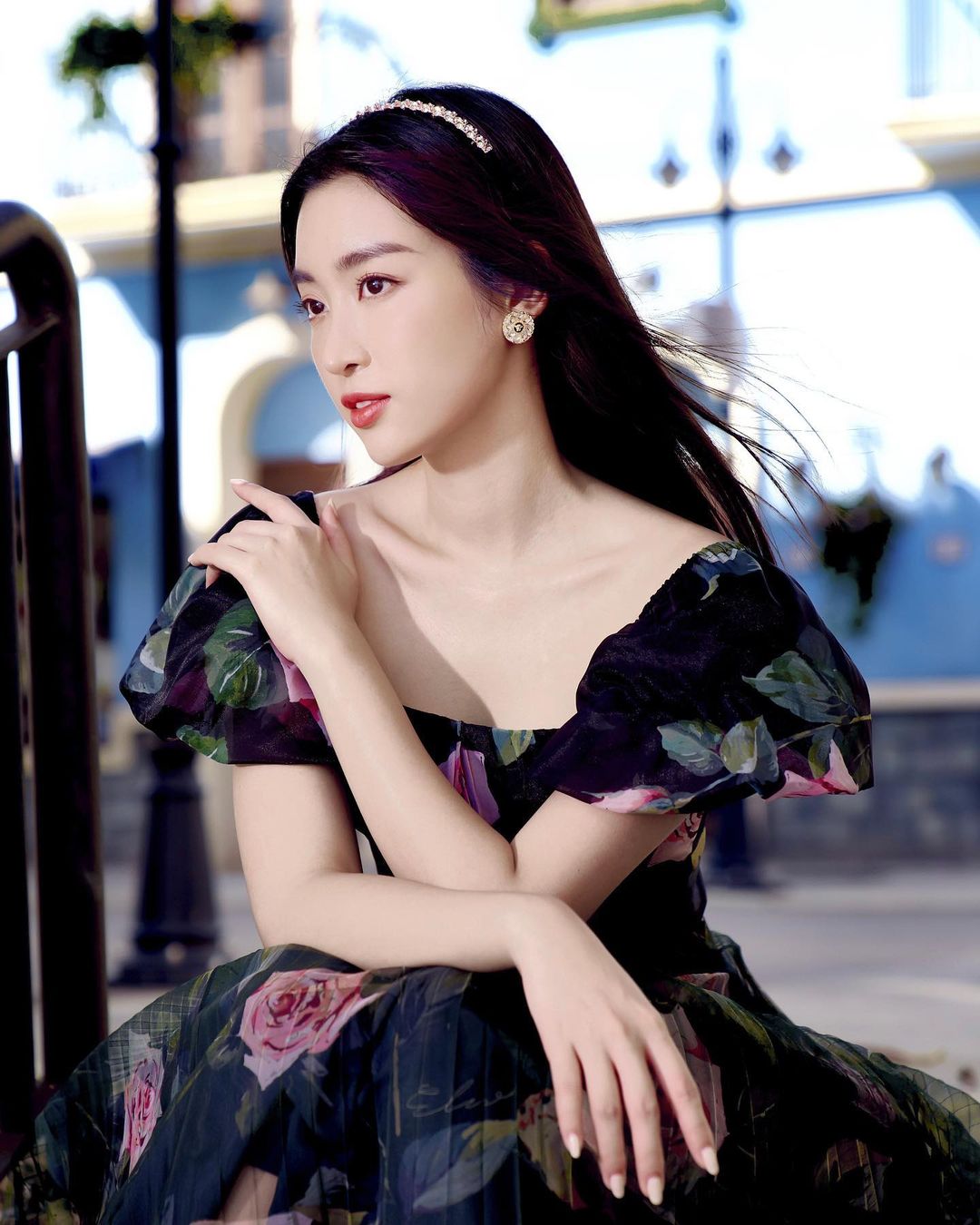 Đỗ Mỹ Linh tung ảnh mới, netizen bình luận: Có duyên nhất trong các Hoa hậu - Ảnh 7