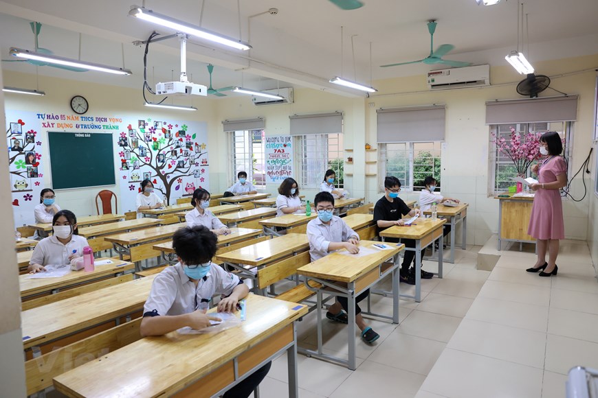 Đề thi Tiếng Anh của một trường THPT ở Hà Nội có chứa đáp án nhạy cảm - Ảnh 2