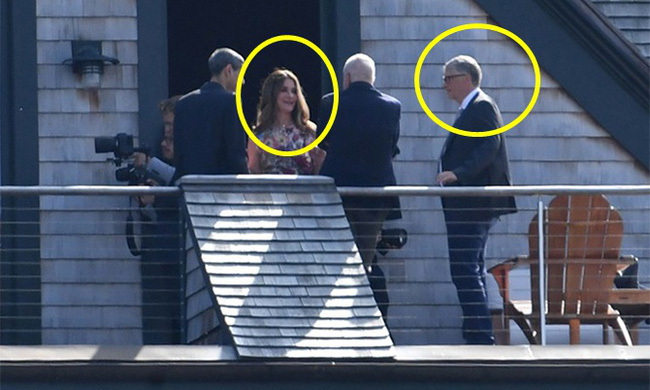 Chạm mặt bà Melinda tại hôn lễ con gái, Bill Gates nhìn vợ cũ đầy lưu luyến - Ảnh 4