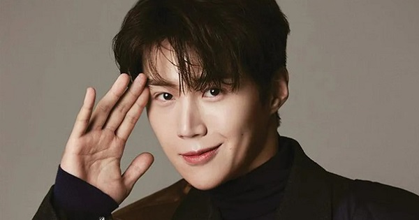 Rộ tin Kim Seon Ho có bạn gái mới kém 10 tuổi, là con nhà tài phiệt