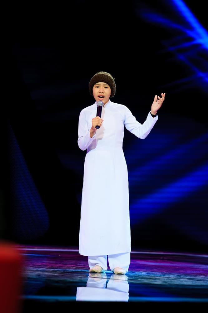 'Tiểu ni cô' Huyền Trân hát nhạc Trịnh tại The Voice Kids 2014 là ai? - Ảnh 2