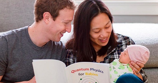 Tin được không? Ông chủ Meta Mark Zuckerberg thay tã cho con chỉ trong 20 giây