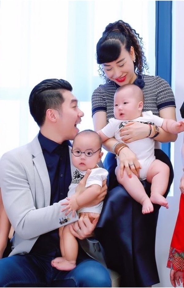 Cuộc sống bỉm sữa của 'nam thần 6 múi' Trương Nam Thành sau khi lấy vợ đại gia hơn 15 tuổi - Ảnh 7