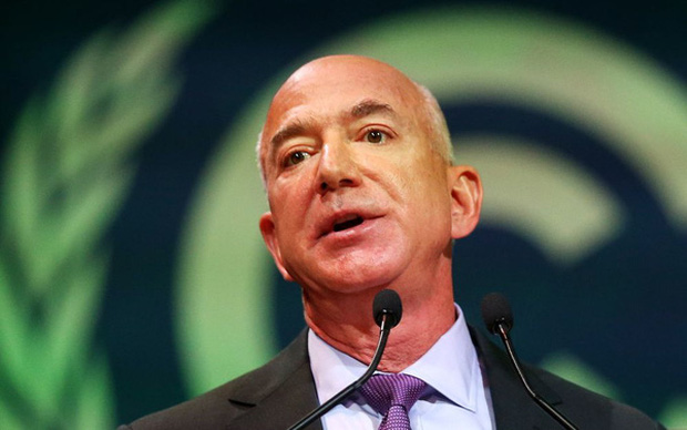 Không đòi 'sao kê', Jeff Bezos bán luôn 2 tỷ USD cổ phiếu để 'cứu thế giới' - Ảnh 1