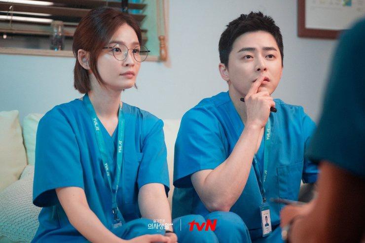 Mặc ồn ào, Kim Seon Ho - Shin Min Ah là 'cặp đôi phim truyền hình đẹp nhất năm 2021' - Ảnh 4